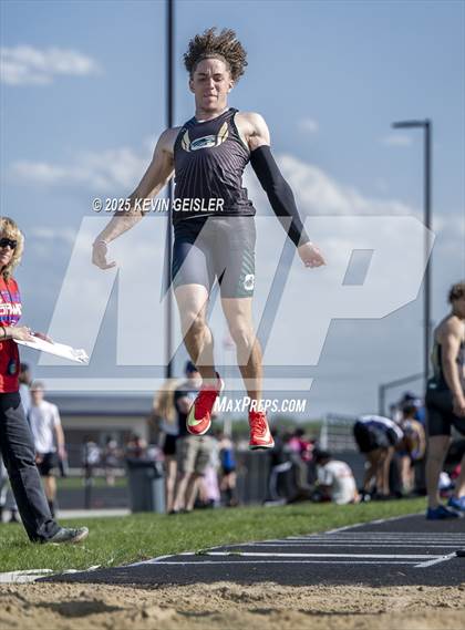 Thumbnail 1 in SEC Conference Meet photogallery.
