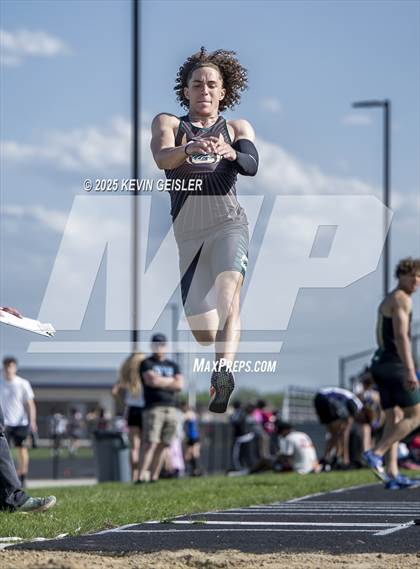 Thumbnail 3 in SEC Conference Meet photogallery.