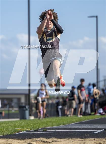 Thumbnail 2 in SEC Conference Meet photogallery.