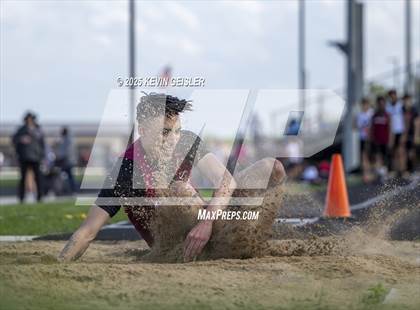Thumbnail 3 in SEC Conference Meet photogallery.