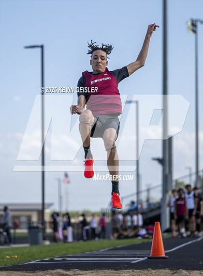 Thumbnail 2 in SEC Conference Meet photogallery.