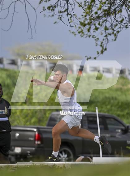 Thumbnail 2 in SEC Conference Meet photogallery.