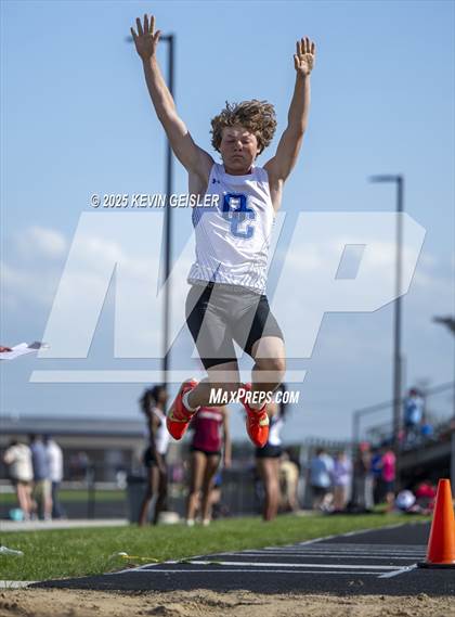 Thumbnail 2 in SEC Conference Meet photogallery.