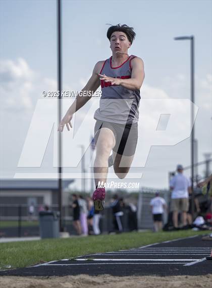 Thumbnail 2 in SEC Conference Meet photogallery.