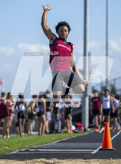 Thumbnail 1 in SEC Conference Meet photogallery.