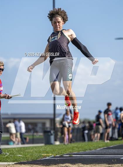 Thumbnail 1 in SEC Conference Meet photogallery.