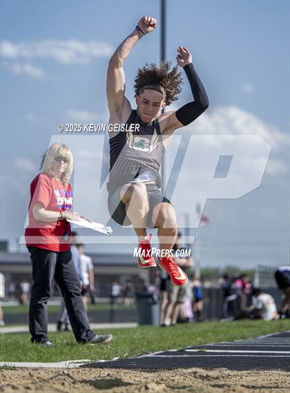 Thumbnail 3 in SEC Conference Meet photogallery.