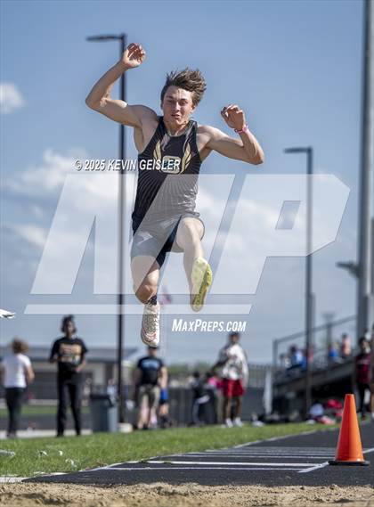 Thumbnail 2 in SEC Conference Meet photogallery.