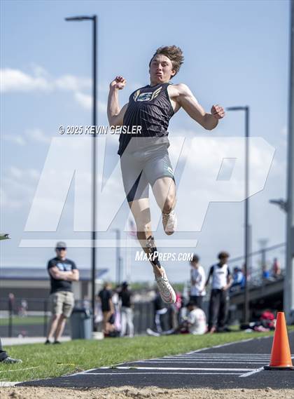 Thumbnail 3 in SEC Conference Meet photogallery.