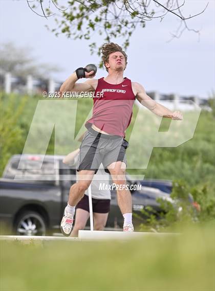 Thumbnail 2 in SEC Conference Meet photogallery.
