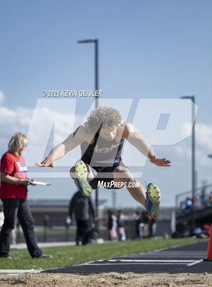 Thumbnail 3 in SEC Conference Meet photogallery.