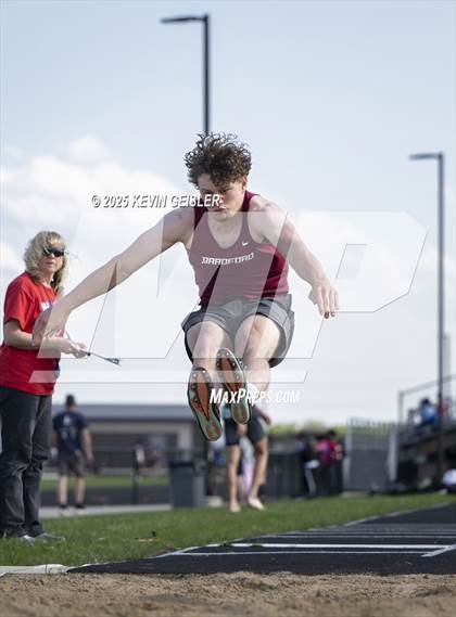 Thumbnail 3 in SEC Conference Meet photogallery.