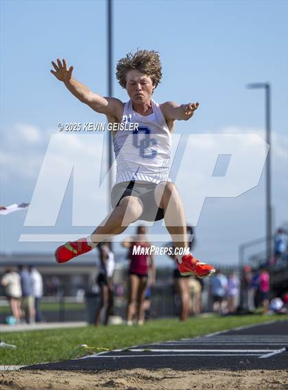 Thumbnail 3 in SEC Conference Meet photogallery.