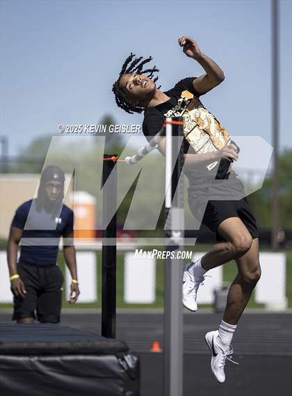Thumbnail 3 in SEC Conference Meet photogallery.