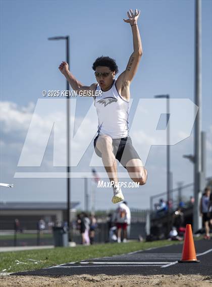 Thumbnail 1 in SEC Conference Meet photogallery.