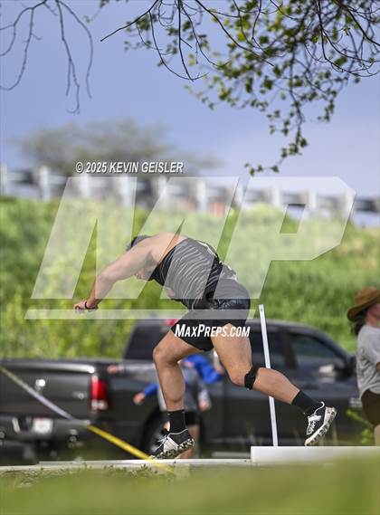 Thumbnail 2 in SEC Conference Meet photogallery.