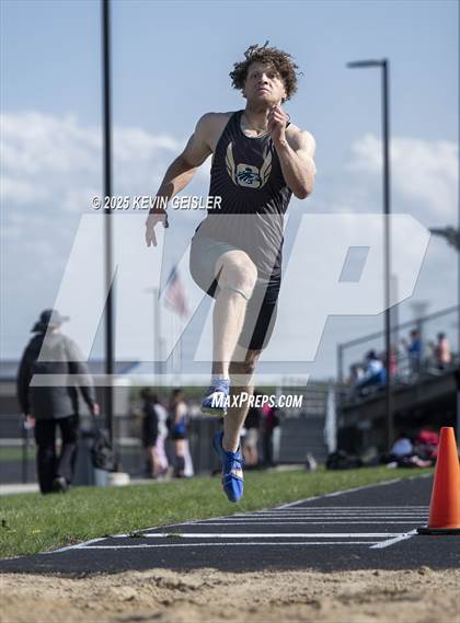 Thumbnail 3 in SEC Conference Meet photogallery.