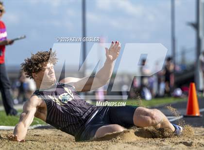 Thumbnail 3 in SEC Conference Meet photogallery.