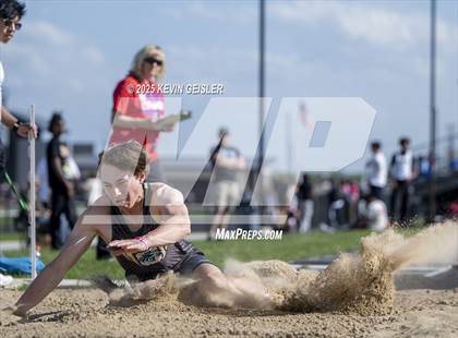Thumbnail 3 in SEC Conference Meet photogallery.