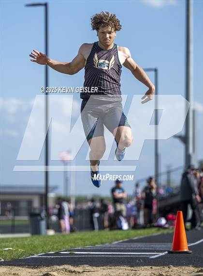 Thumbnail 3 in SEC Conference Meet photogallery.