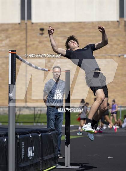 Thumbnail 3 in SEC Conference Meet photogallery.