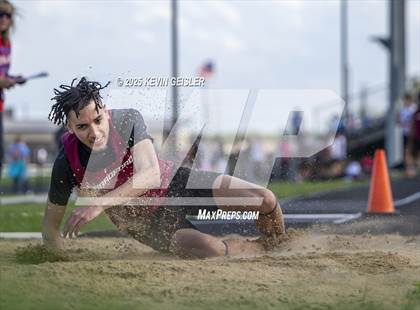 Thumbnail 2 in SEC Conference Meet photogallery.