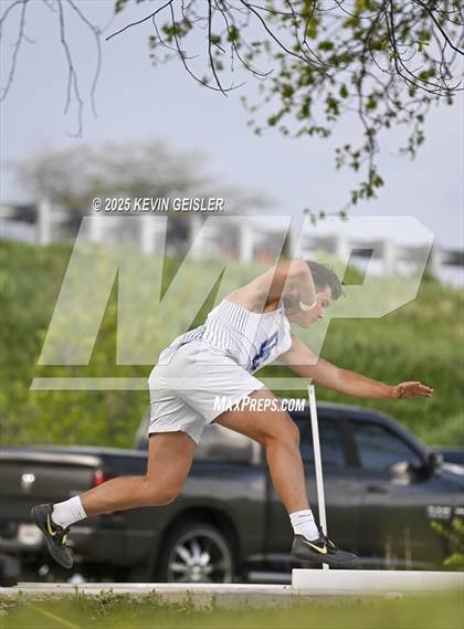 Thumbnail 3 in SEC Conference Meet photogallery.