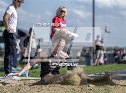 Thumbnail 2 in SEC Conference Meet photogallery.