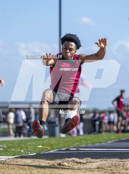 Thumbnail 3 in SEC Conference Meet photogallery.