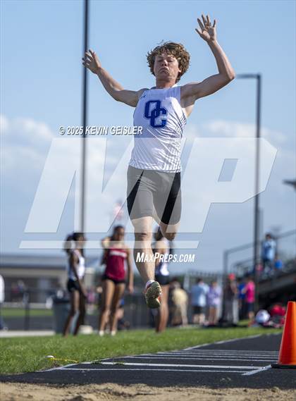 Thumbnail 3 in SEC Conference Meet photogallery.