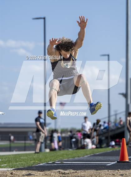 Thumbnail 2 in SEC Conference Meet photogallery.