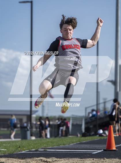 Thumbnail 3 in SEC Conference Meet photogallery.