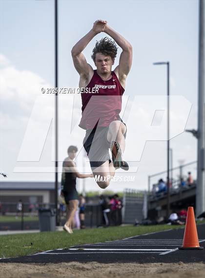 Thumbnail 3 in SEC Conference Meet photogallery.