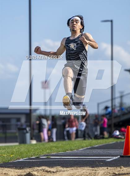 Thumbnail 2 in SEC Conference Meet photogallery.