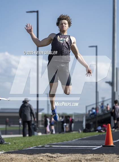 Thumbnail 2 in SEC Conference Meet photogallery.