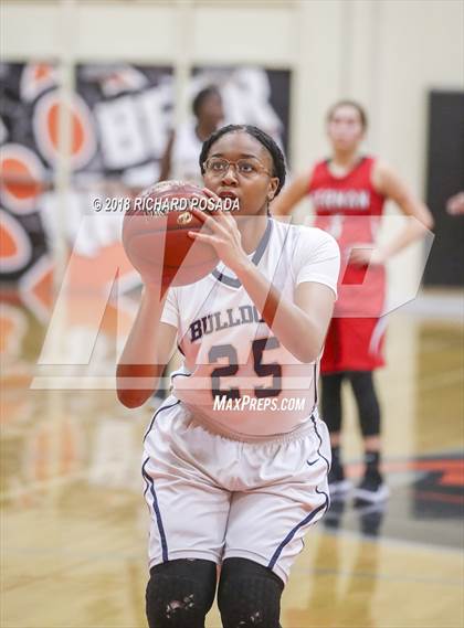 Thumbnail 2 in Golden Valley vs. Kerman (Selma Shootout) photogallery.
