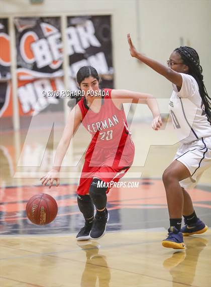 Thumbnail 2 in Golden Valley vs. Kerman (Selma Shootout) photogallery.