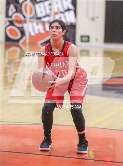 Thumbnail 2 in Golden Valley vs. Kerman (Selma Shootout) photogallery.
