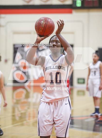 Thumbnail 3 in Golden Valley vs. Kerman (Selma Shootout) photogallery.