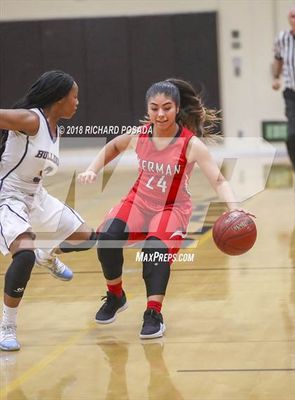 Thumbnail 3 in Golden Valley vs. Kerman (Selma Shootout) photogallery.
