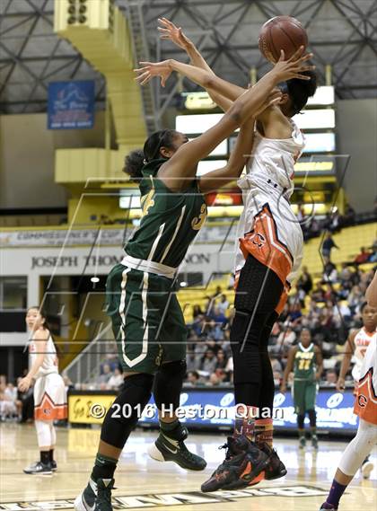 Thumbnail 3 in Long Beach Poly vs. Chaminade (CIF SoCal Regional Open Division Final) photogallery.