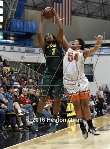 Thumbnail 2 in Long Beach Poly vs. Chaminade (CIF SoCal Regional Open Division Final) photogallery.