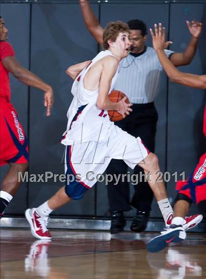 Thumbnail 2 in Atascocita vs Dawson (McDonald's Texas Invitational) photogallery.