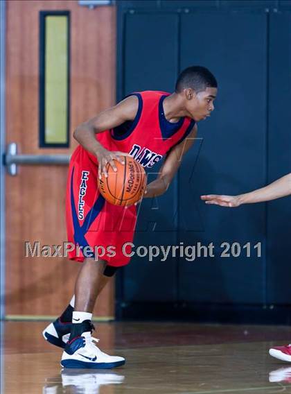 Thumbnail 2 in Atascocita vs Dawson (McDonald's Texas Invitational) photogallery.