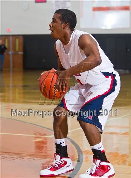 Thumbnail 1 in Atascocita vs Dawson (McDonald's Texas Invitational) photogallery.