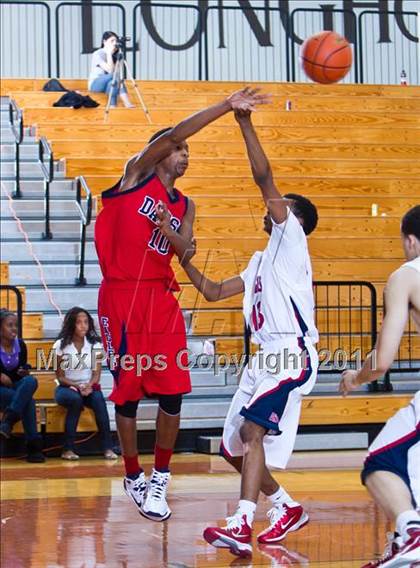 Thumbnail 1 in Atascocita vs Dawson (McDonald's Texas Invitational) photogallery.