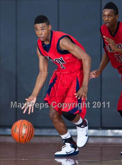 Thumbnail 1 in Atascocita vs Dawson (McDonald's Texas Invitational) photogallery.
