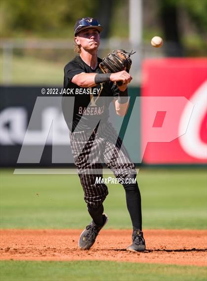 Thumbnail 2 in Nogales vs Verrado (AIA 5A State Final) photogallery.