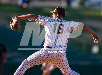 Thumbnail 1 in Nogales vs Verrado (AIA 5A State Final) photogallery.