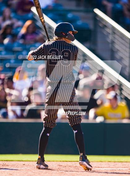 Thumbnail 3 in Nogales vs Verrado (AIA 5A State Final) photogallery.